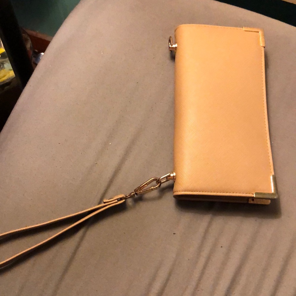 Wristlet barley used